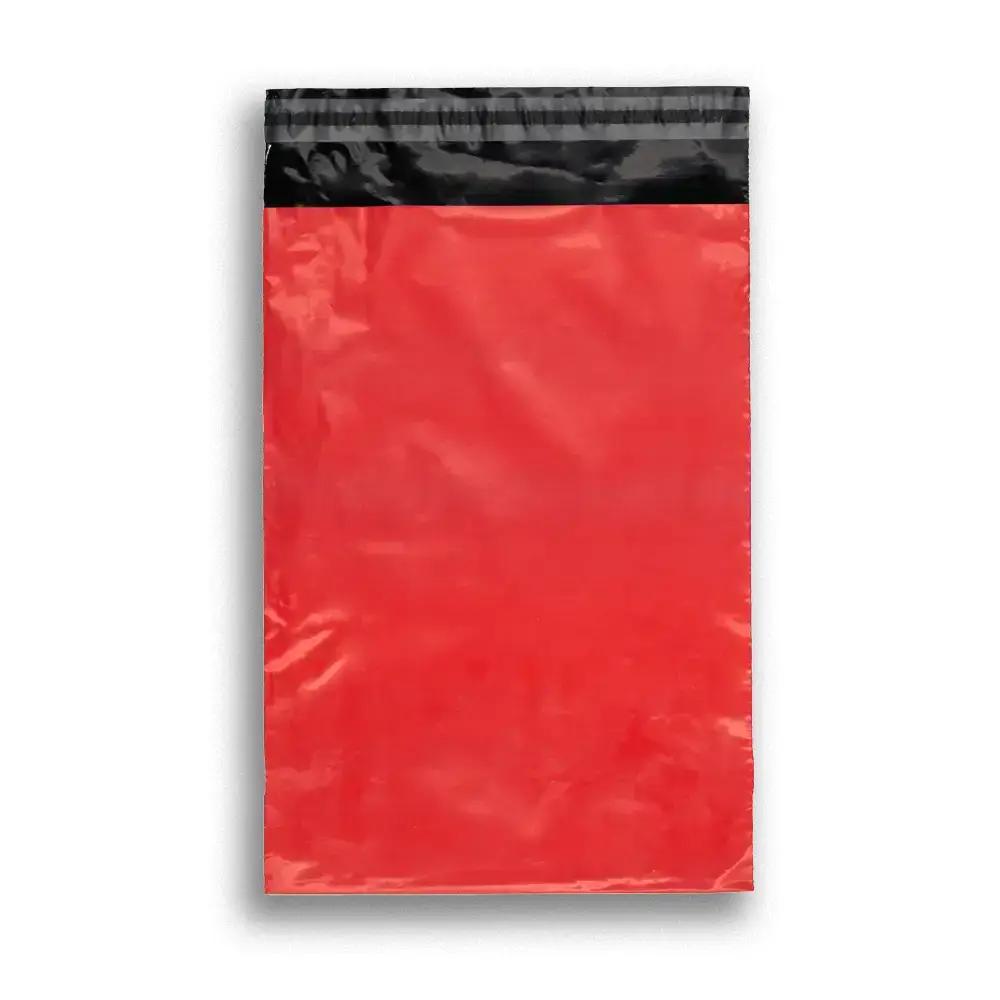 Versandtaschen aus recyceltem Kunststoff rot